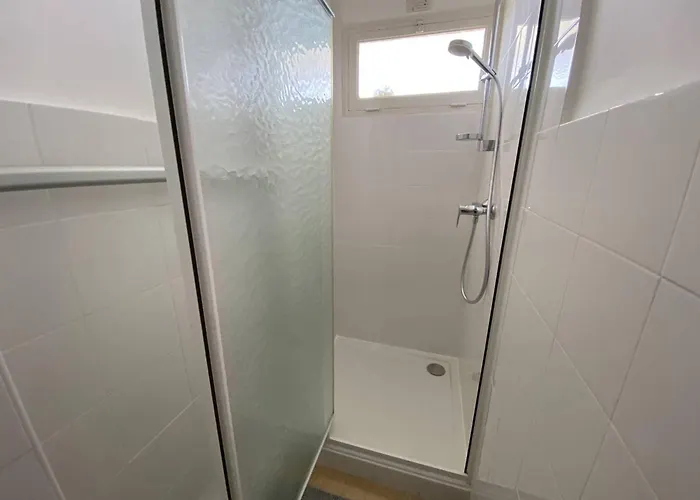 Au Lavandou Avec Terrasse Vue Et Parking - Fr-1-816-17 *