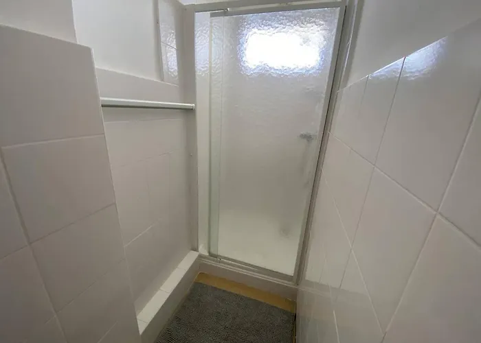 Au Lavandou Avec Terrasse Vue Et Parking - Fr-1-816-17 Le Lavandou