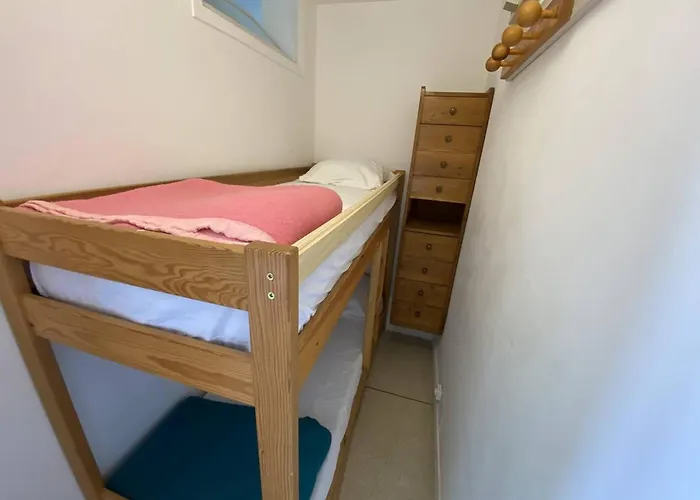 Au Lavandou Avec Terrasse Vue Et Parking - Fr-1-816-17 Le Lavandou